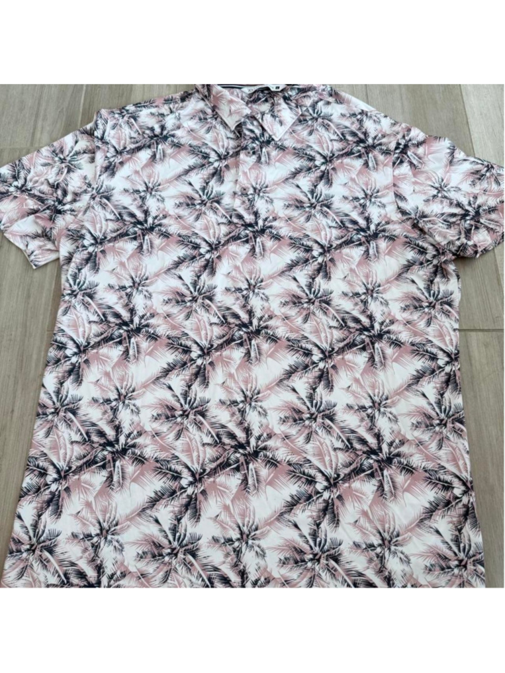 7 Diamonds pink & black palm tree button up shirt #tropical #summer